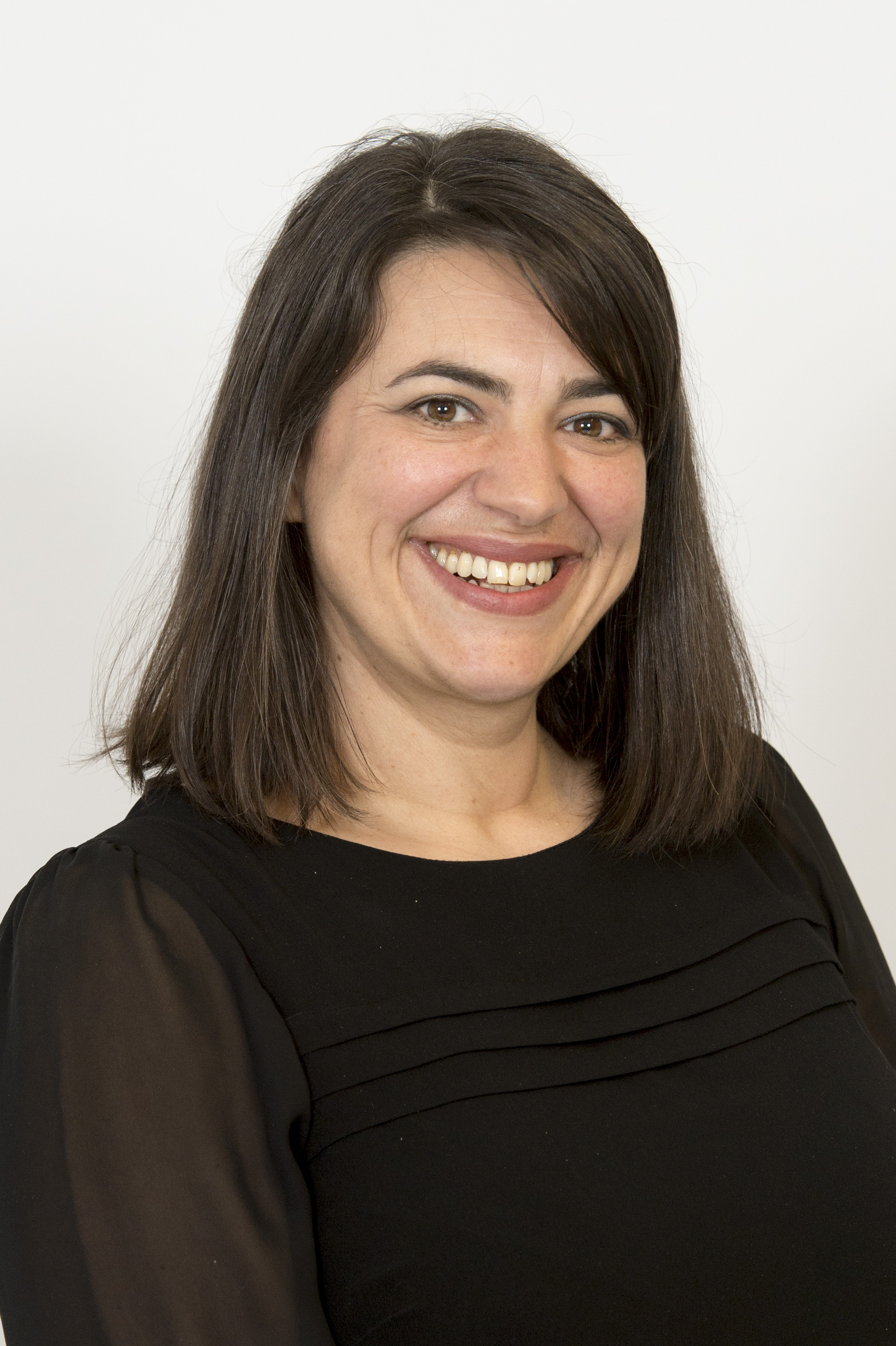 17 128 Angela Henderson 002 staff image