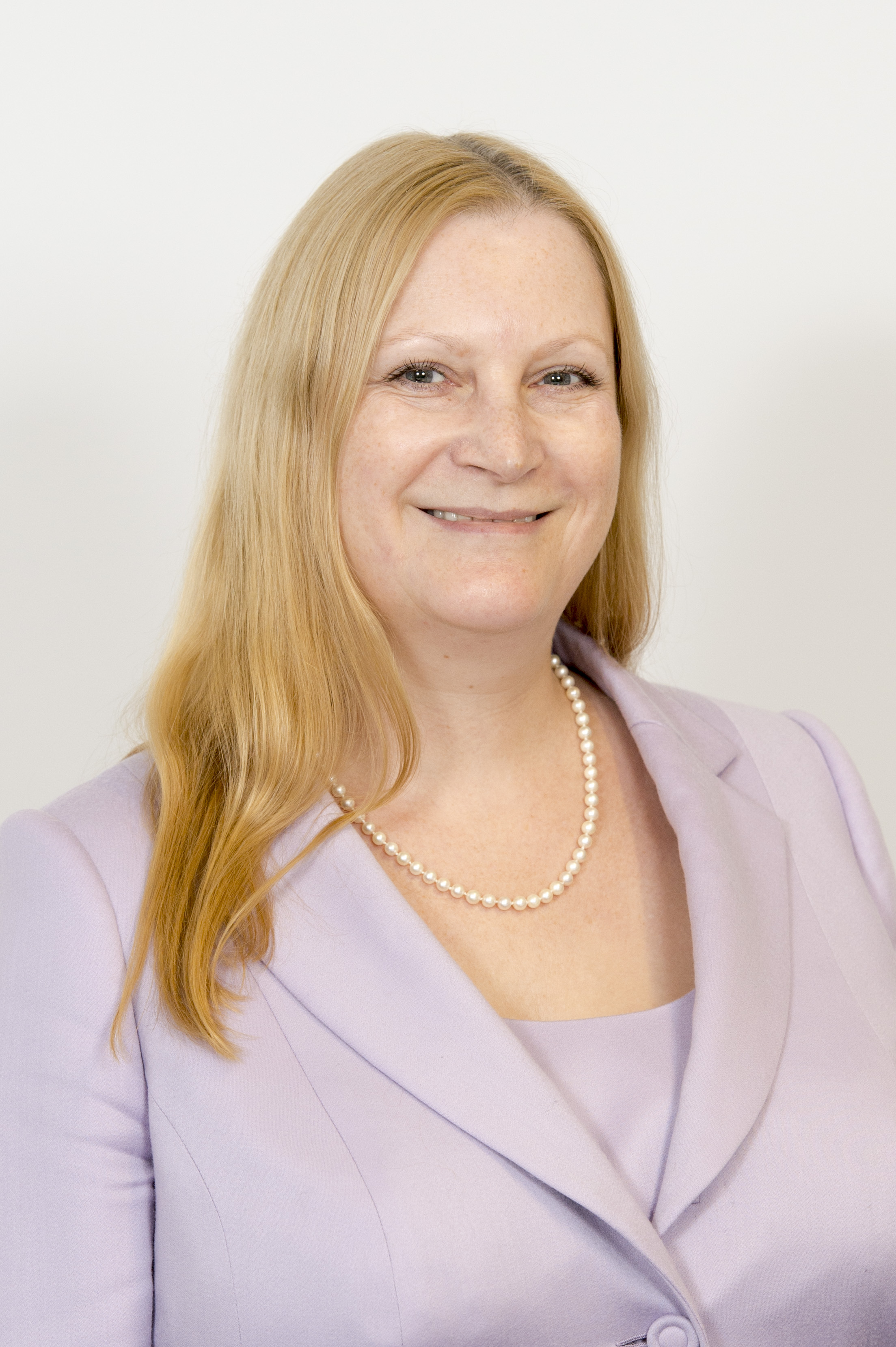 17 128 Anne Cooper 003 staff image